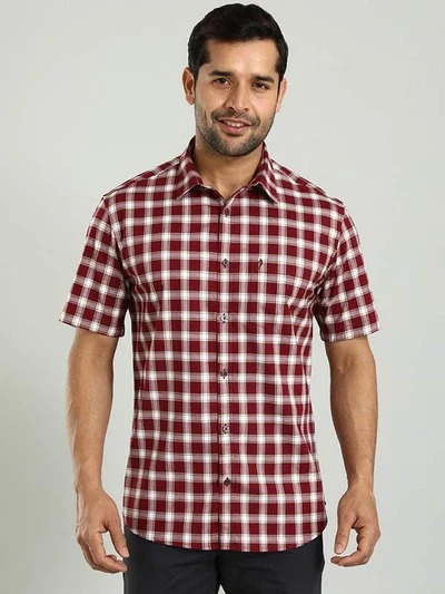 Indian Terrain Men's Regular Fit Half Sleeve Checkered Maroon Shirt